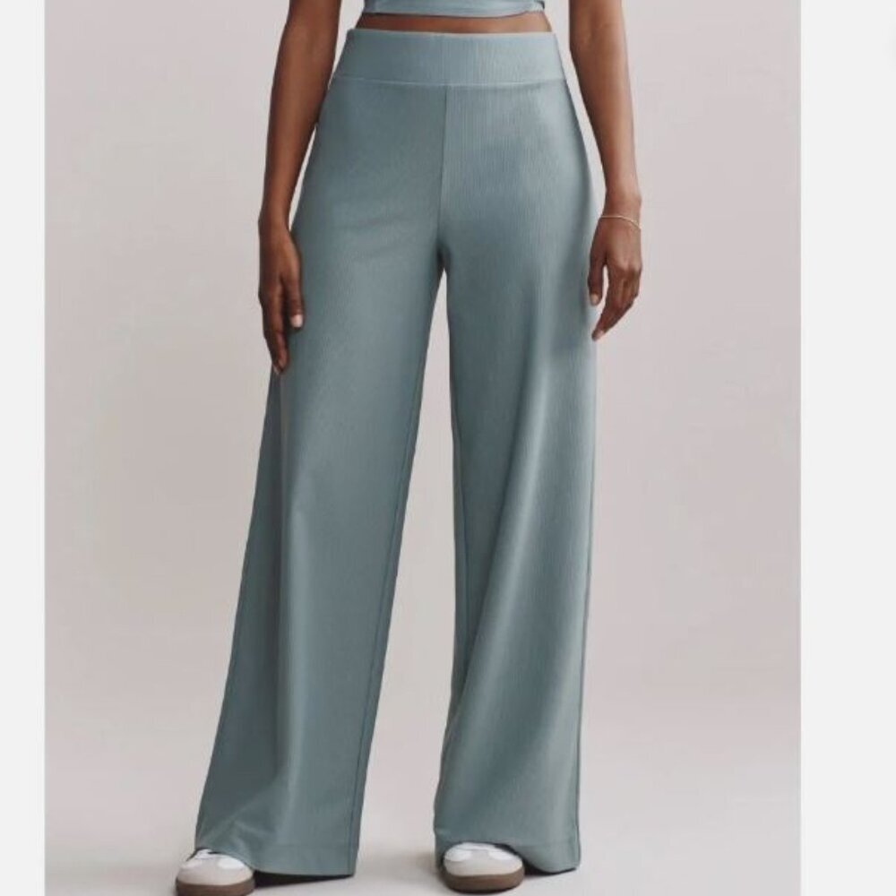 The Rhone Ripple Sweatpant- Blue hue - sz L - NWT